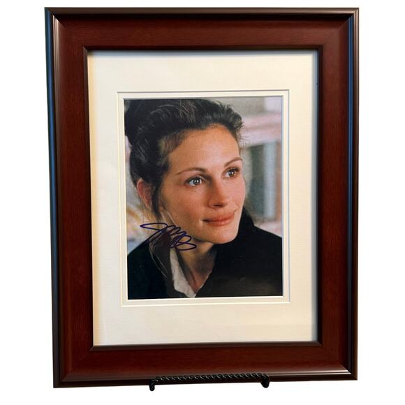 Julia Roberts Actor Autographed Framed Photo 14x17 Pretty Woman Erin Brockovich - Picture 1 of 7